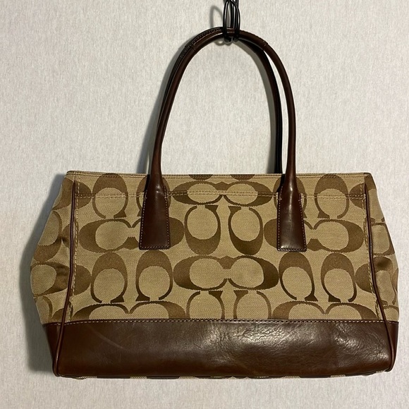 Coach authentic Madeline large tote bag. - Picture 11 of 14